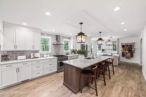 17 Mary Beth Ln, Jackson, NJ 08527