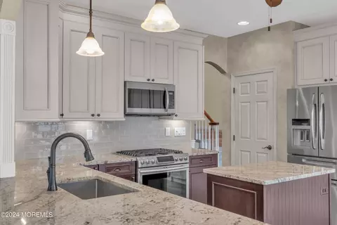 Kitchen - 16 Spring Lake Blvd, Waretown, NJ 08758 photo 6 of 11