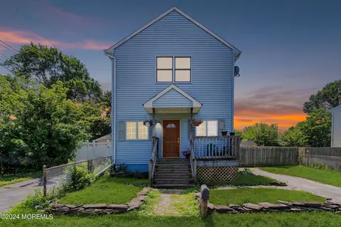 927 N Concourse, Keyport, NJ 07735