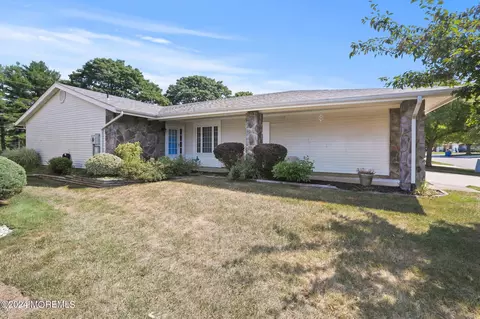 331 Quinton Dr # A, Monroe, NJ 08831