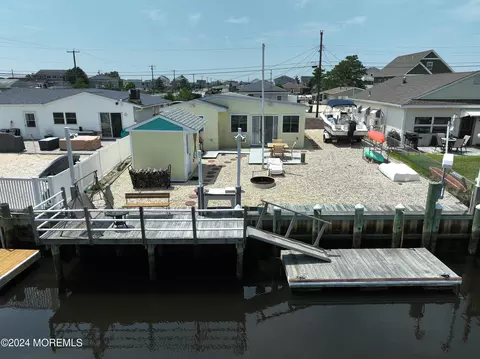 4 W Thames Rd, Little Egg Harbor, NJ 08087