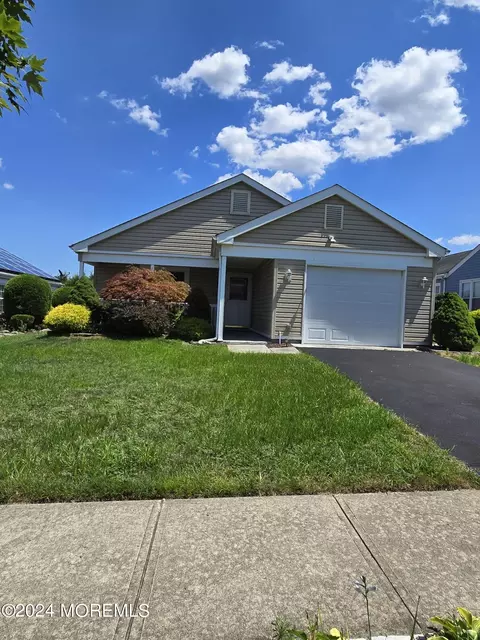 11 Woodstock Ln, Manchester, NJ 08759