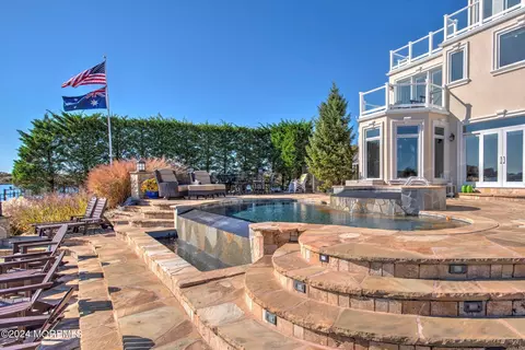 1 Cedar Tree Ln, Toms River, NJ 08753