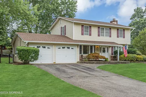 17 New Mexico St, Jackson, NJ 08527