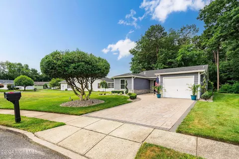 Exterior - 11 Brenner Ct, Brick, NJ 08724 photo 1 of 5