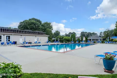 Exterior - 11 Brenner Ct, Brick, NJ 08724 photo 4 of 5
