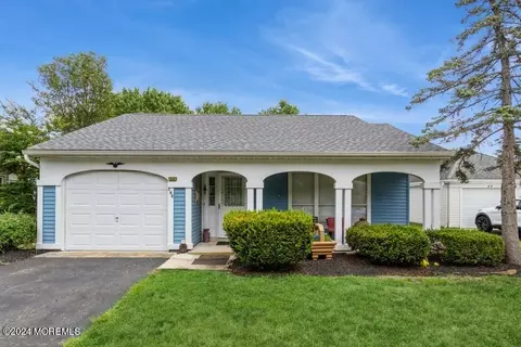 145 Buckingham Dr, Southampton, NJ 08088