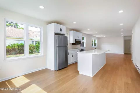 10 Quincy Dr #A, Whiting, NJ 08759
