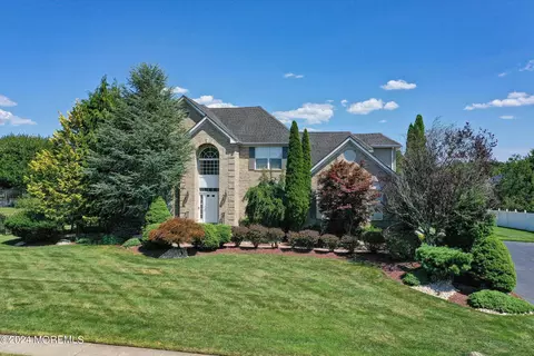 7 Graversham Dr, Marlboro, NJ 07746