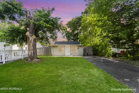 Exterior - 37 Central Ave, Waretown, NJ 08758 photo 2 of 4
