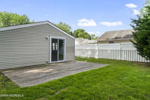 Exterior - 37 Central Ave, Waretown, NJ 08758 photo 3 of 4