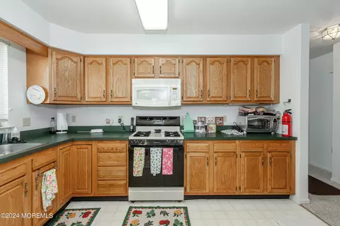 Kitchen - 21 S Baker Dr, Jackson, NJ 08527 photo 2 of 3