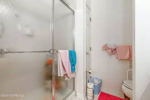 Bath - 21 S Baker Dr, Jackson, NJ 08527 photo 3 of 4