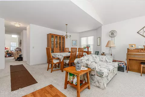Dining - 21 S Baker Dr, Jackson, NJ 08527 photo 2 of 4