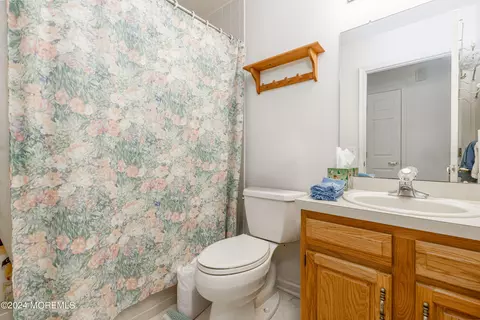 Bath - 21 S Baker Dr, Jackson, NJ 08527 photo 1 of 4