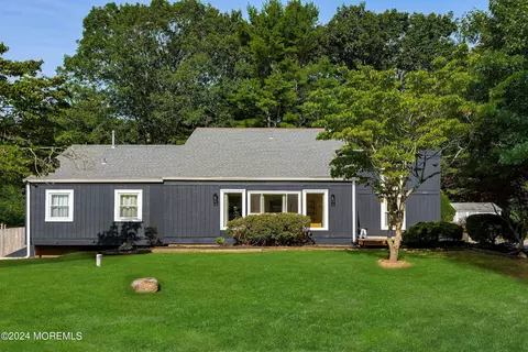 446 Harding Ave, Bayville, NJ 08721