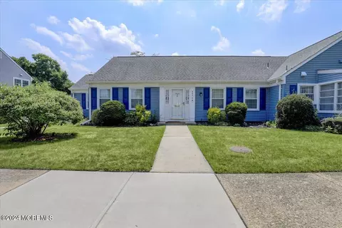 203 Rossmoor Dr #203A, Monroe, NJ 08831