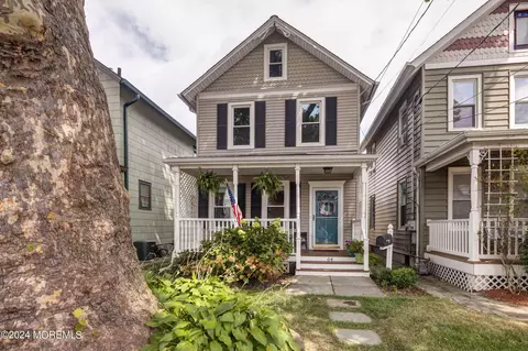 64 Oakland St, Red Bank, NJ 07701