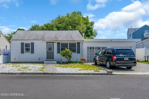 3171 Windsor Ave, Toms River, NJ 08753