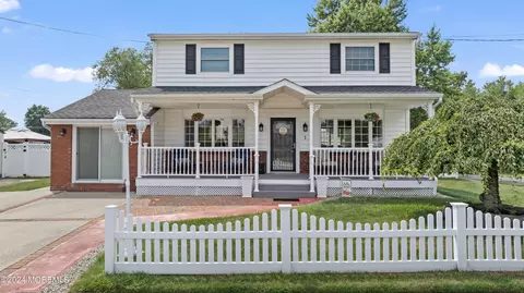 1 Twain Ave, Old Bridge, NJ 08857