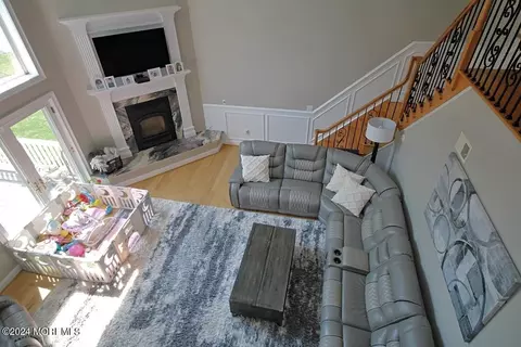 Living - 111 Wiseman Rd, Jackson, NJ 08527 photo 7 of 7
