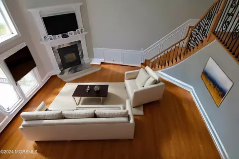 Living - 111 Wiseman Rd, Jackson, NJ 08527 photo 2 of 7