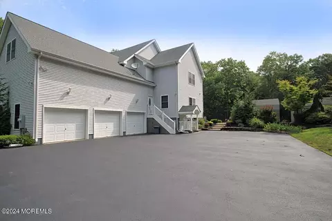 Exterior - 111 Wiseman Rd, Jackson, NJ 08527 photo 5 of 7