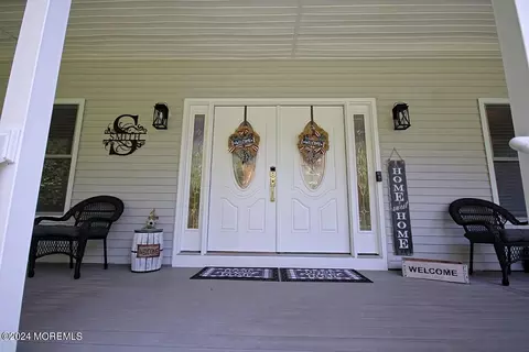 Exterior - 111 Wiseman Rd, Jackson, NJ 08527 photo 2 of 7