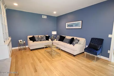 Living - 111 Wiseman Rd, Jackson, NJ 08527 photo 6 of 7