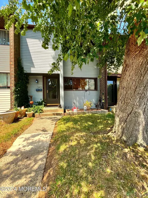343 Evanston Dr, East Windsor, NJ 08520