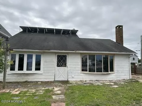 109 E Sail Dr, Little Egg Harbor, NJ 08087