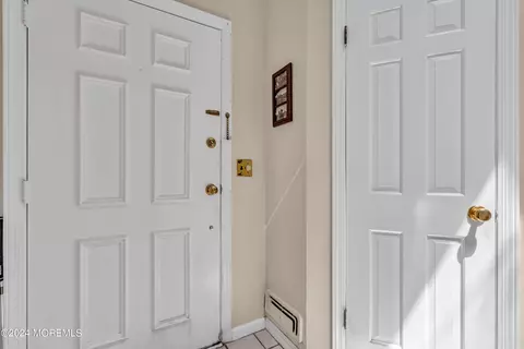 Entry Way - 6 Berkeley Sq, Brielle, NJ 08730 photo 1 of 3