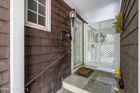 Exterior - 6 Berkeley Sq, Brielle, NJ 08730 photo 3 of 9