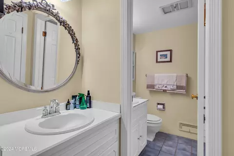 Bath - 6 Berkeley Sq, Brielle, NJ 08730 photo 3 of 4