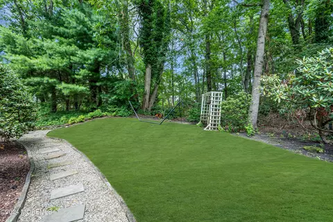 Exterior - 6 Berkeley Sq, Brielle, NJ 08730 photo 6 of 9