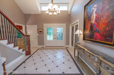 8 Brandywine Way, Middletown, NJ 07748