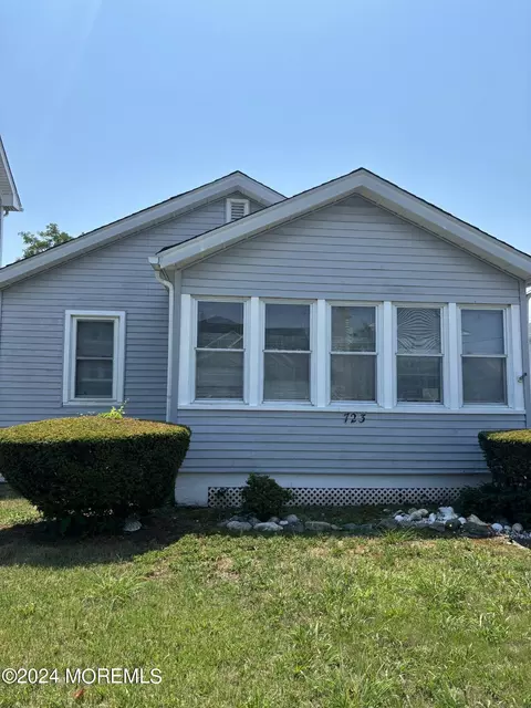 723 20th Ave, Belmar, NJ 07719
