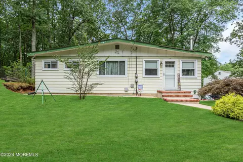 166 Willow Dr, Jackson, NJ 08527 photo 2