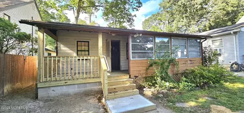 417 Elizabeth Ave, Toms River, NJ 08753
