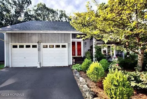 117 Vermont Ct, Matawan, NJ 07747