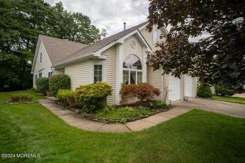 1644 Sweetbay Dr, Toms River, NJ 08755