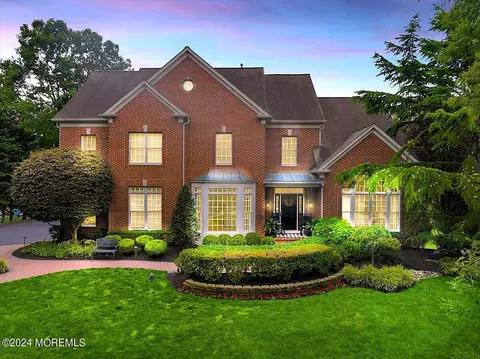 18 Dandelion Ln, Holmdel, NJ 07733