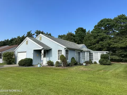 13 Sheffield Dr, Forked River, NJ 08731