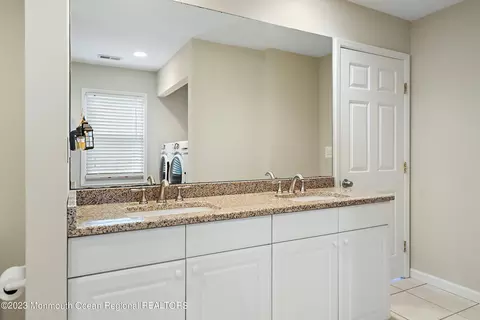 Bath - 413 19th Ave, Brick, NJ 08724 photo 2 of 3