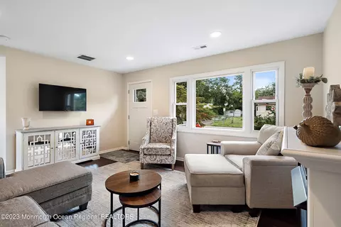 Entry Way - 413 19th Ave, Brick, NJ 08724 photo 2 of 2