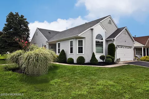 88 Narberth Way, Toms River, NJ 08757