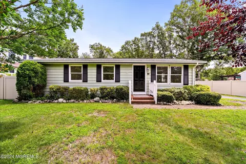 151 Bosun Ave, Manahawkin, NJ 08050