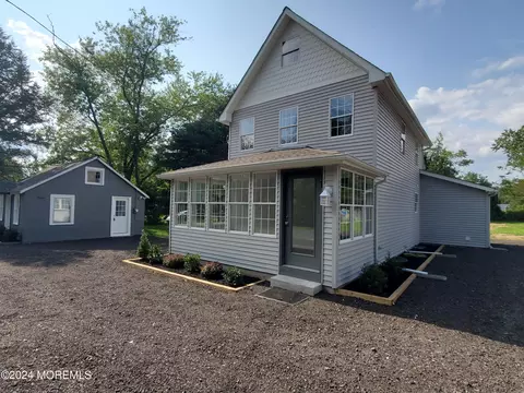 11 Prince St, Chatsworth, NJ 08019
