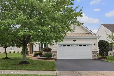 8 Sable Ct, Barnegat, NJ 08005