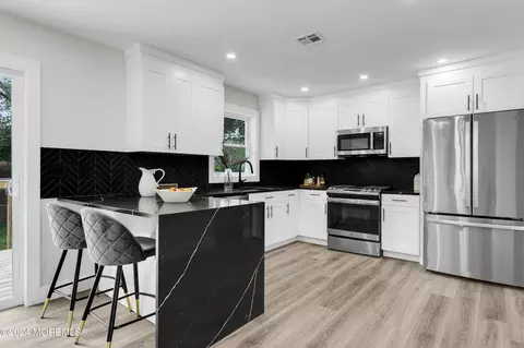705 Hazelton Ave, Lanoka Harbor, NJ 08734
